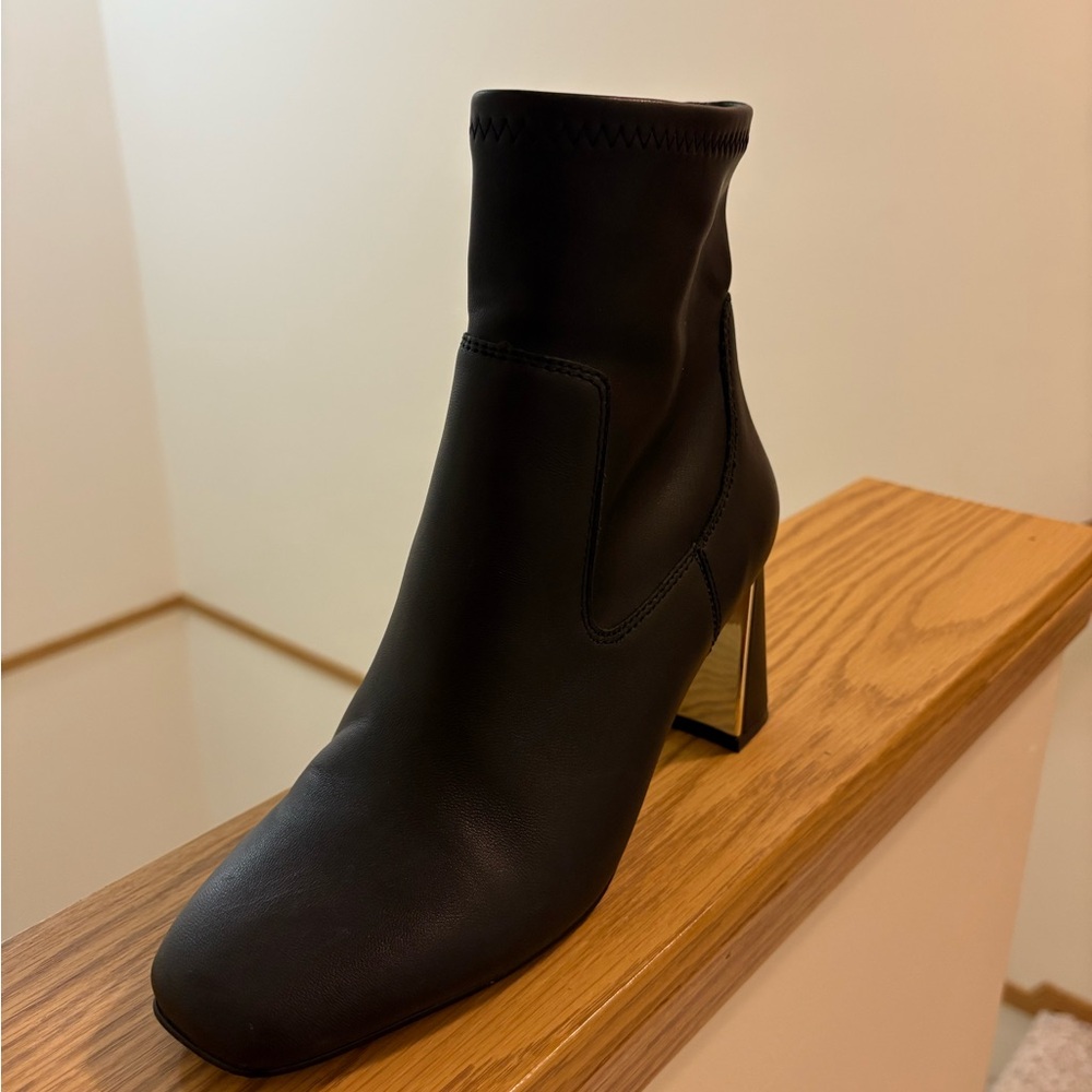 Women's Black Ankle Boot with Block Heel - Picture 4 of 5